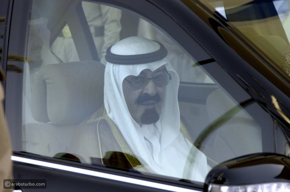 40 صورة ترصد أشهر سيارات ملوك السعودية 96361