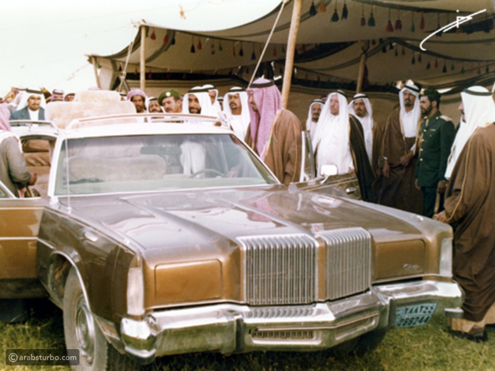 40 صورة ترصد أشهر سيارات ملوك السعودية 96366