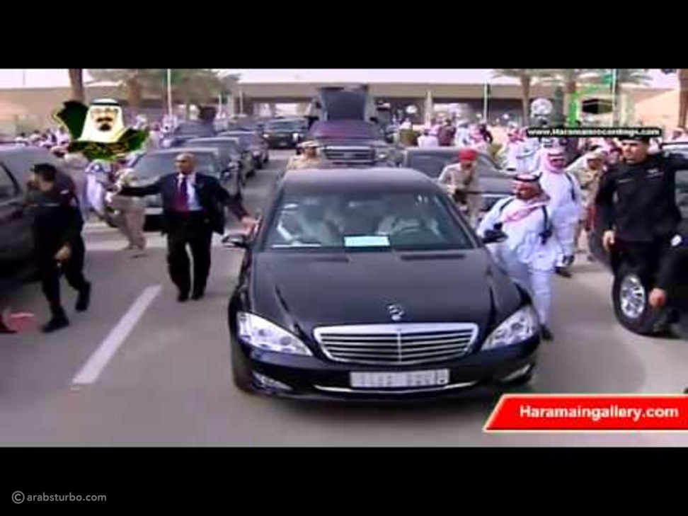 40 صورة ترصد أشهر سيارات ملوك السعودية 96369