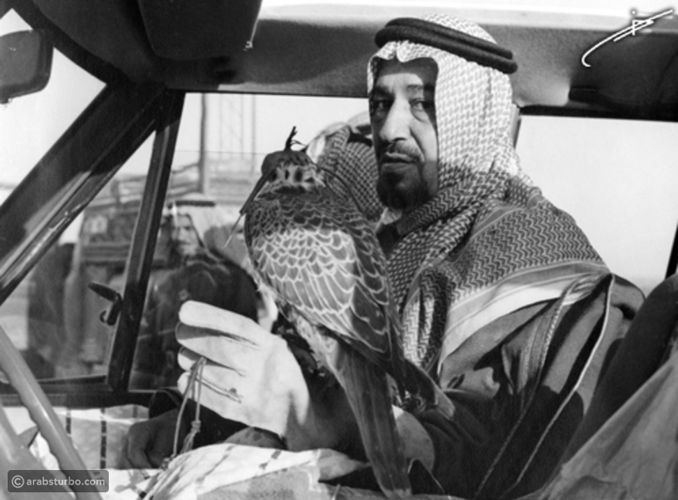 40 صورة ترصد أشهر سيارات ملوك السعودية 96384