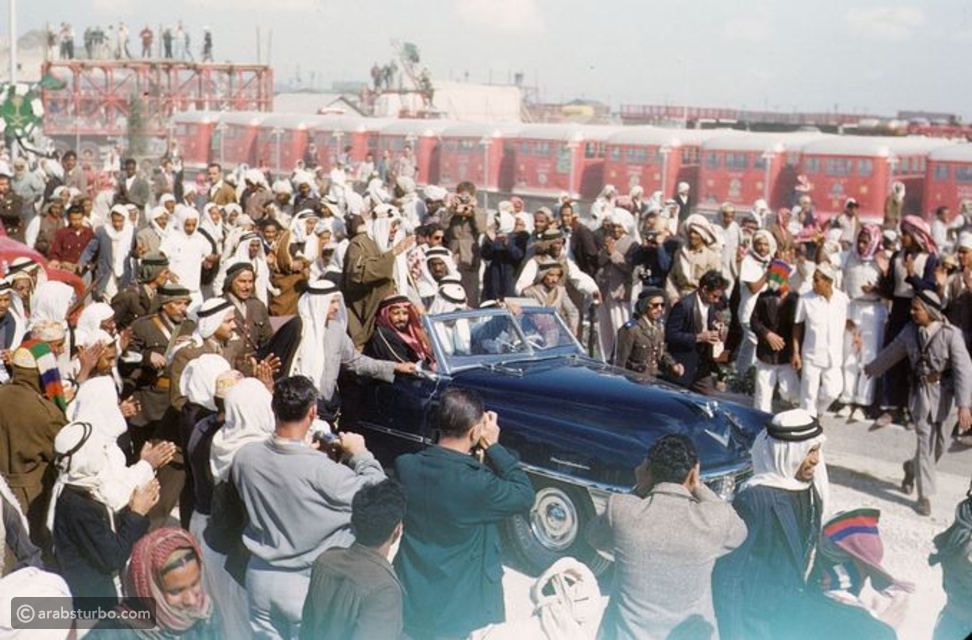 40 صورة ترصد أشهر سيارات ملوك السعودية 96385