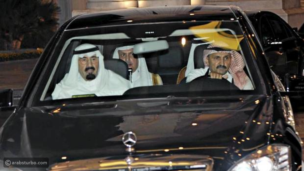 40 صورة ترصد أشهر سيارات ملوك السعودية 96387